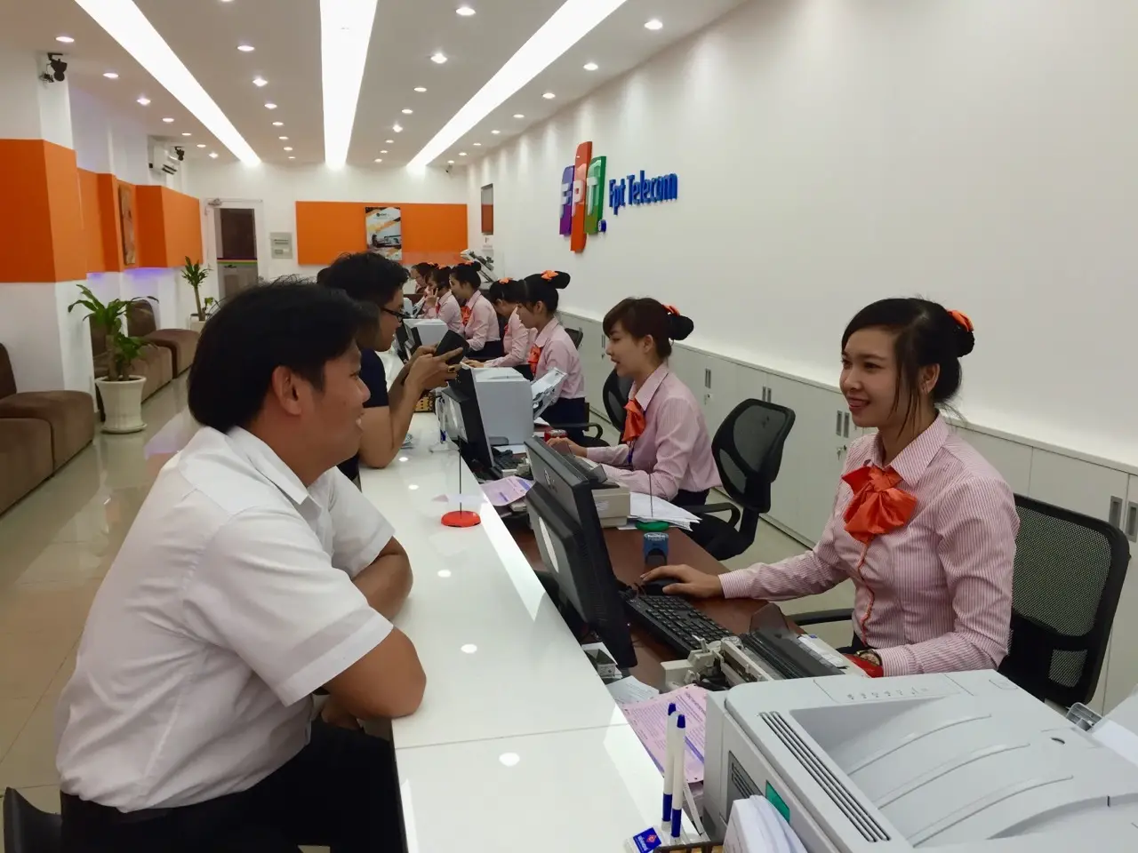 van phong giao dich fpt cua ong quang ninh ho tro khach hang nhanh chong hieu qua 6791fa5ae7fe8